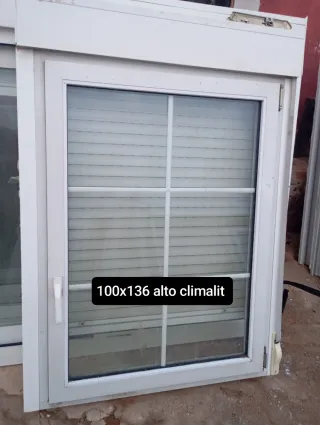 Balconera aluminio 150x227