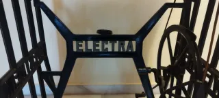 Máquina de coser Wertheim antigua