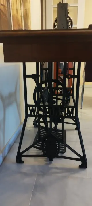 Máquina de coser Wertheim antigua