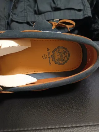 Náuticos de ante azul marino