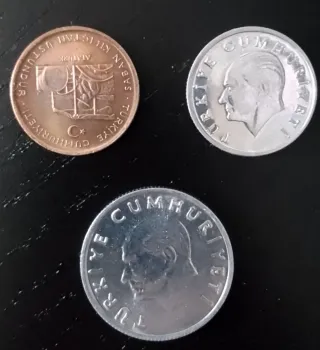 Turchia: 3 monete 5/10 lire + 10 kurus