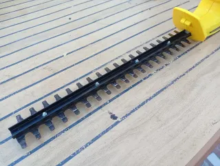 Cortasetos eléctrico YT5309-04