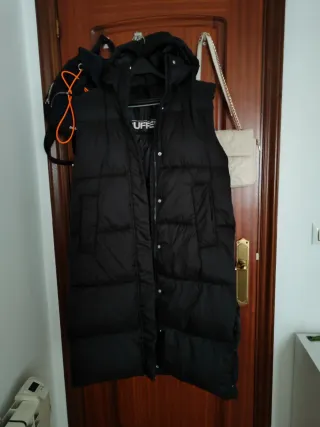 Chaleco largo acolchado negro