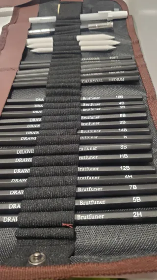 OFERTA Kit para dibujo (32 piezas)