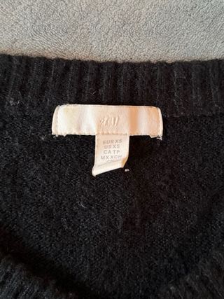 Chaleco negro de punto