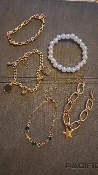 5 Pulseras Niñas Perlas y Dorado