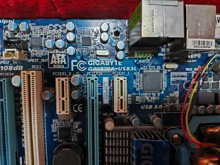 Placa Base Gigabyte GA-870A-USB3L