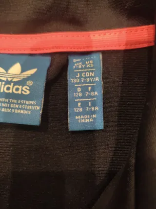 Chaqueta Adidas Negra y Roja 7 -8 años