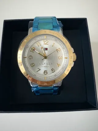 Reloj Tommy Hilfiger Bicolor Dorado y Plateado