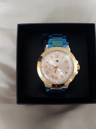 Reloj Tommy Hilfiger Bicolor Dorado y Plateado