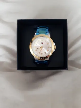 Reloj Tommy Hilfiger Bicolor Dorado y Plateado