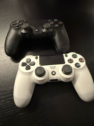 PS4 Slim Nera + 6 Giochi + 2 controller Dualshock