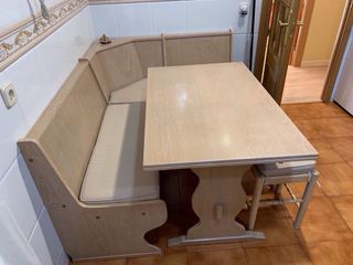 Conjunto mesa y sofá rinconera