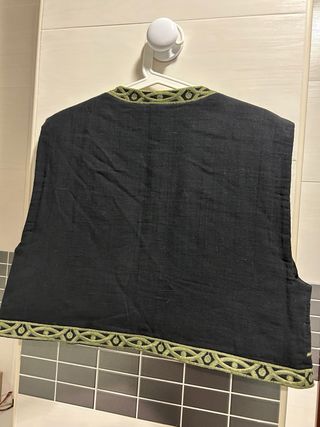 Chaleco Zara bordado negro talla M