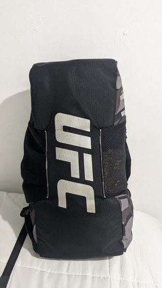 Mochila UFC Negra y Gris