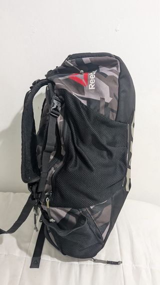 Mochila UFC Negra y Gris