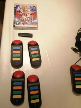 Buzz! Juego PS3 con 8 mandos y adaptador
