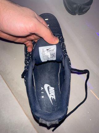 Zapatillas Nike Negras y Plateadas