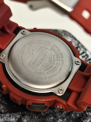 Reloj Casio G-Shock Rojo y Negro 5081