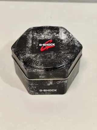 Reloj Casio G-Shock Rojo y Negro 5081