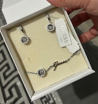 Conjunto Guess Pulsera y Pendientes