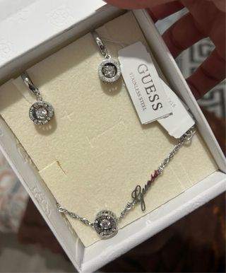 Conjunto Guess Pulsera y Pendientes