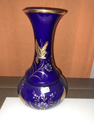 Jarrón azul y dorado de cristal