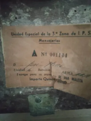 Maleta militar antigua