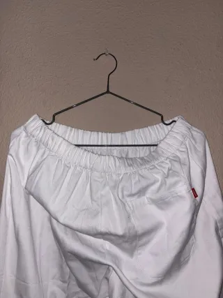 Uniforme enfermería blanco