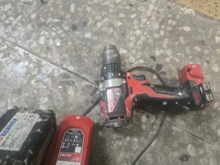 Taladro Berner y Cargador Milwaukee