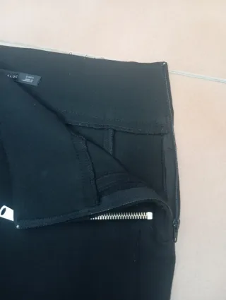 Pantalón pitillo negro mujer Zara