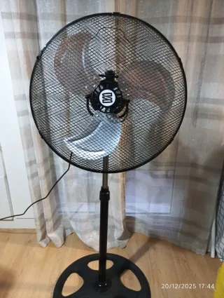 Ventilador de pie 90W Ondulante