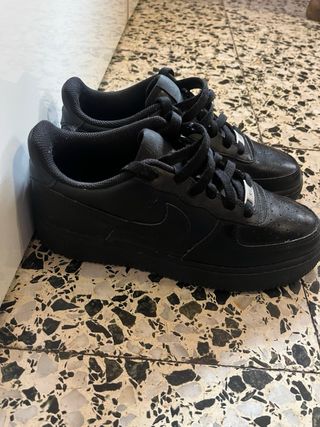 Nike Air Force 1 Negras
