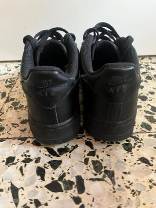 Nike Air Force 1 Negras