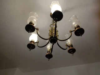 Lámpara de latón y porcelana