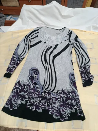 Consegna di abbigliamento da donna