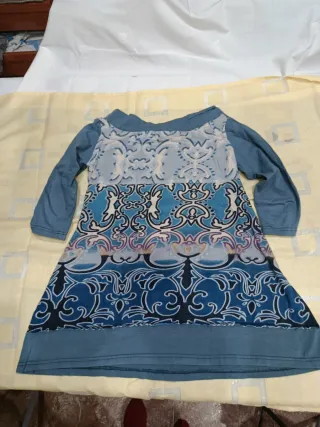 Consegna di abbigliamento da donna