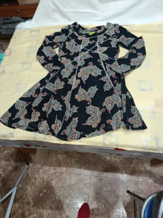 Consegna di abbigliamento da donna