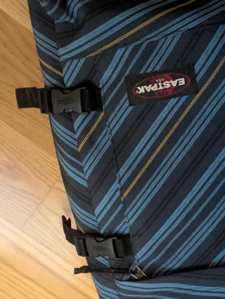 Maleta cabina Eastpak transverz rayas azules