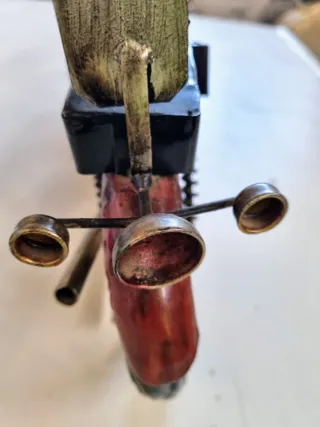 Motocicleta decorativa de metal