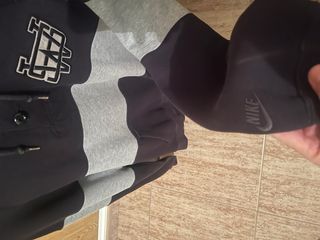Sudadera Nike Negra y Gris