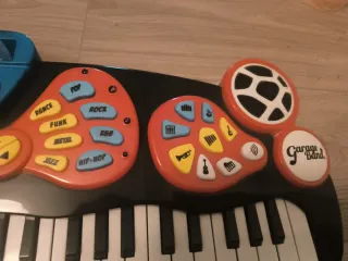 Órgano ItsImagical con Teclado y Ritmos