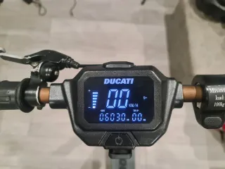 Patinete Eléctrico Ducati