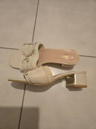 3 pares de zapatos por 2 euros