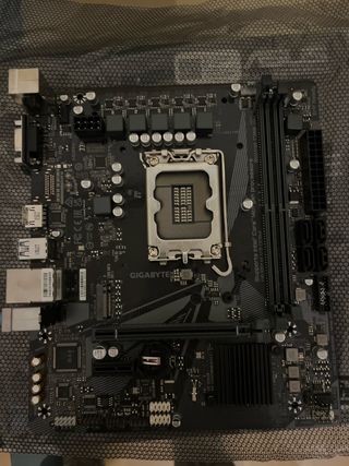 Placa Base Gigabyte H610M H V3