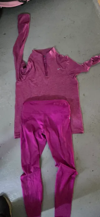 Conjunto deportivo Nike rosa