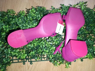 Sandalias rosas tacón