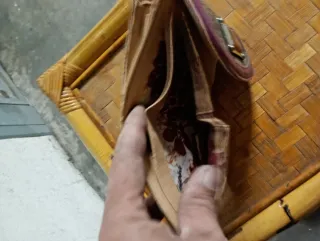 Portafoglio Guess donna marrone e viola