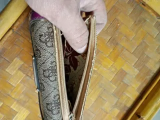 Portafoglio Guess donna marrone e viola