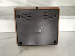 Radio antigua y tocadiscos retro